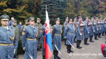 Jednotky Velitestva posdky Bratislava vzdali ctu hrdinskm bojovnkom Karpatsko-duklianskej opercie